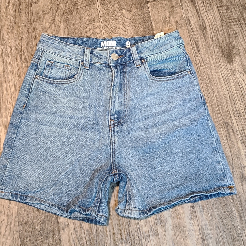 MOM 90's Ultra High Rise Denim shorts Women's Size 9